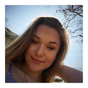 Meet your Posher, Elaina